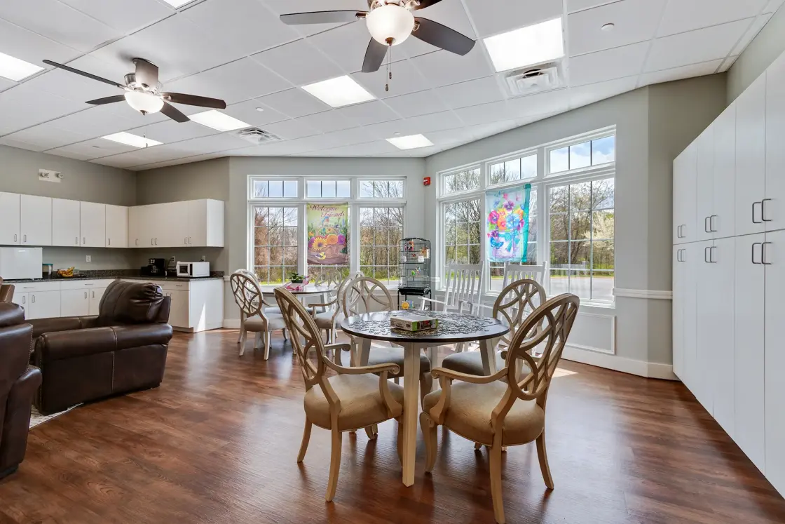Dining room at Brookfield Senior Living Bella Vista, a luxury assisted living facility in Bella Vista, Arkansas